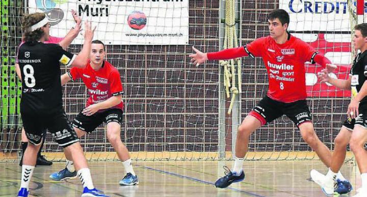 Dominik Lang (rechts, fünf Tore) wurde zum «Best Player» ausgezeichnet. Bild: tvm