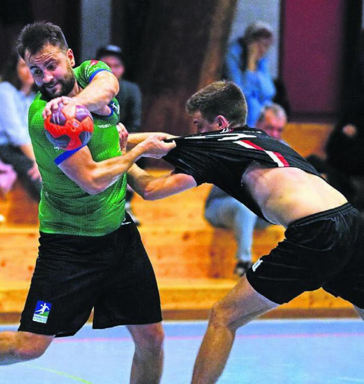 Duje Vukadin und der HC Mutschellen kassieren im Startspiel gegen Pratteln eine deutliche Niederlage. Bild: Archiv