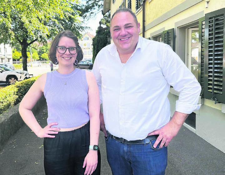 Andere Meinungen und doch oft ähnliche Ansichten: Die Veganerin Sarah Moser und Fleischliebhaber Stefan Strebel. Bild: Stefan Sprenger