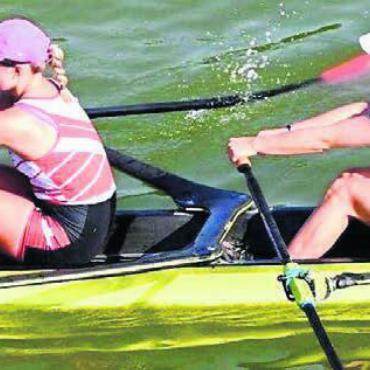 Heisser Final erwartet - Olivia Roth (links) und Thalia Ahumada schafften es souverän in den Final im Doppelzweier. Bild: zg