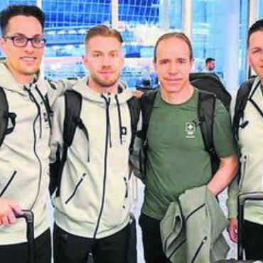 Schlaflos in Krakau - Kämpfer und Trainer von Kickboxing Wohlen an den Europaspielen, von links: Danylo Mancari, Roy Cipriano, Rocco Cipriano und Andi Faggiano.