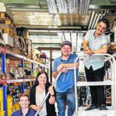 4-Tage-Woche in der Bautenschutz- und Sanierungsbranche - V. o. n. u.: Kevin Dobler, Stefan Gütiger, Jacqueline Dobler, Elian Bertschi, Franz Dobler.