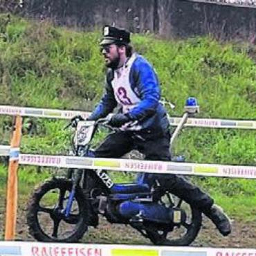 13. Plausch-Töffli-Rennen - Beim Töfflirennen in Nesselnbach steht der Spass im Vordergrund. Bild: zg