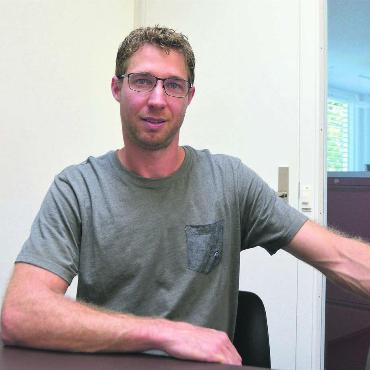 «Wir sind keine Trittbrettfahrer» - Als Gemeindeammann weiss Felix Enzler, was läuft im Dorf. Er steht in Kontakt mit der Bevölkerung, das gefällt ihm. Entsprechend kann er sich eine dritte Legislatur im Amt gut vorstellen. Bild: Annemarie Keusch