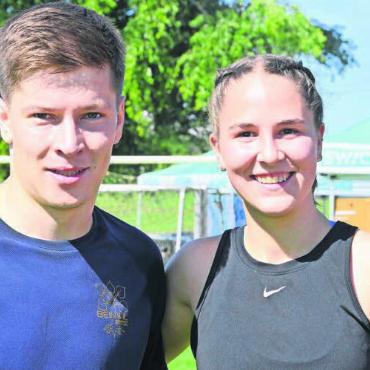 Sommerlicher Herbstlauf - Sieg der Einheimischen: Christian Mathis (aus Auw, vom STV Beinwil) und Nora Käppeli (Merenschwand) siegten bei der Kurzstrecke.
