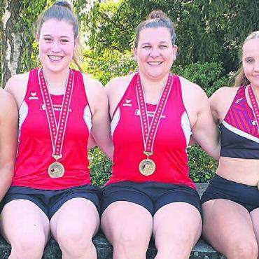 Zwei Podestplätze für Wohlen - Fünf Athletinnen, zwei Teams, zwei Medaillen. Die Werferinnen des TV Wohlen konnten sich an den Team-Schweizer-Meisterschaften Bronze im Kugelstossen und im Diskuswurf sichern. Bild: zg