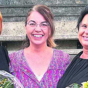 Vom Lieblings-Egge zur Postfiliale - Samia Afra (Mitte) bedankt sich bei den beiden Gastgeberinnen Myriam Rufer-Staubli (links) und Elfi Spicher.