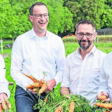 Wie ein grosser Bauernhof - Die Vorfreude beim OK ist gross (von links): Alois Huber, OK-Präsident Christoph Hagenbuch (Präsident Bauernverband Aargau), Ralf Bucher (Geschäftsführer Bauernverband Aargau) und Markus Dieth (Regierungsrat) . Bild: pd