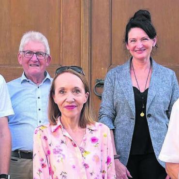 Mehr als nur eine Firmengeschichte - Freuen sich über eine gelungene Buchvernissage: (v. l.) Michael Utz, Heiner Utz, Esther Hürlimann, Nicola Sporrer und Dieter Utz. Bilder: Walter Minder