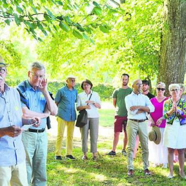 300 Jahre nach seinem Tod - Die Vernissage war ausverkauft, zur Freude von Robert Häfner (links). Bilder: Annemarie Keusch