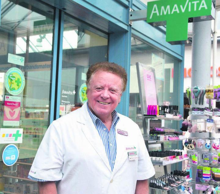 Die Amavita-Apotheke im Zentrum von Muri hat Carmine Rossi über viele Jahre mit viel Herzblut geführt. Ende Monat geht er in Pension, heute Freitag ist sein letzter Arbeitstag. Bild: Annemarie Keusch