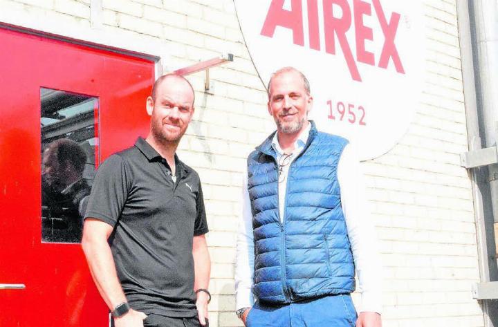 Vom Freiamt in die ganze Welt hinaus (v. l.): Thorsten Walter, Director «Sport & Health», und Nicolas Rambert, Managing Director, wissen um die Vorteile der Airex-Produkte, die in vielen Industriebereichen eingesetzt werden. Bild: Celeste Blanc