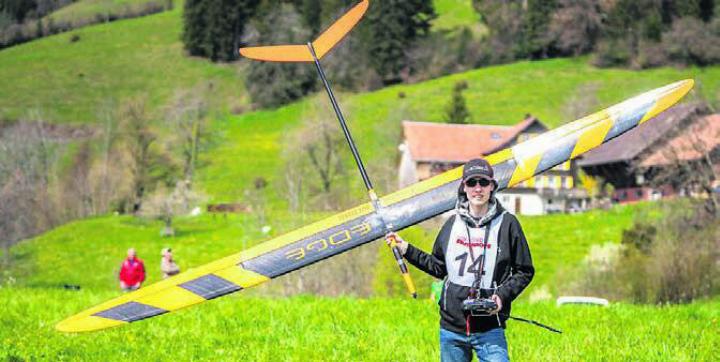 Alain Schad im Frühling auf dem Tannberg als Gewinner der Regionalmeisterschaft. Bild: zg