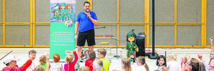 Gross und Klein hat viel Spass bei diversen Attraktionen am Fest des Familienclubs. Bild: zg