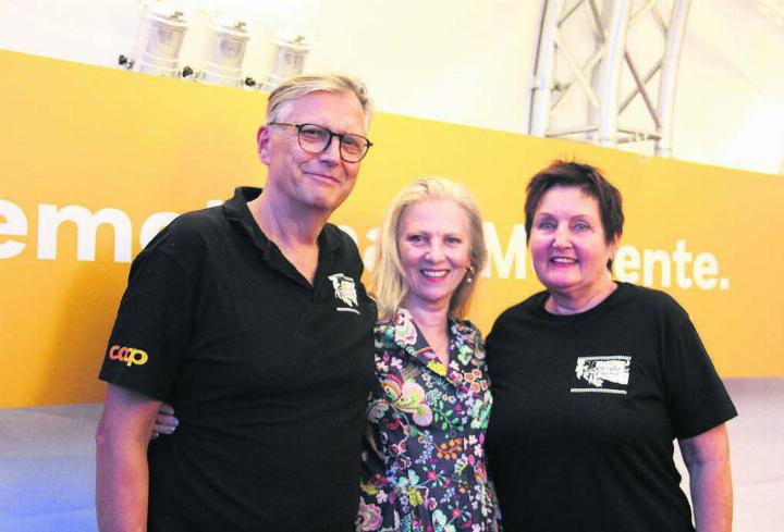 Pitsch und Irene Bachmann freuen sich auf das Wiedersehen mit Esther Gemsch (Mitte). Bilder: Monica Rast