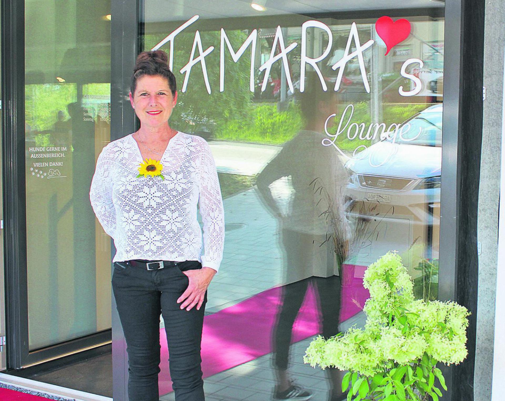 Bistro-Besitzerin Tamara Rösler freut sich über viele Besuche und freundliche Begegnungen in ihrer neuen «Tschill out Oase». Foto: dv