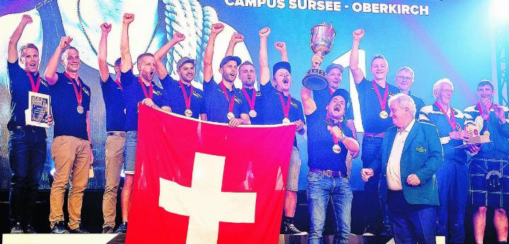 In vier von zwölf Kategorien gewann die Schweizer Nationalmannschaft Gold: Herren 680 kg, Herren 560 kg, U23 Mixed 560 kg und Herren 640 kg. In fünf weiteren Kategorien gewann sie Silber. Foto: Corinne Glanzmann